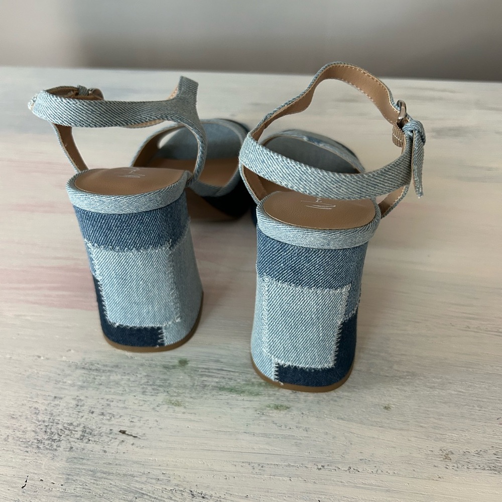 Women’s Heels - Picture 6 of 10